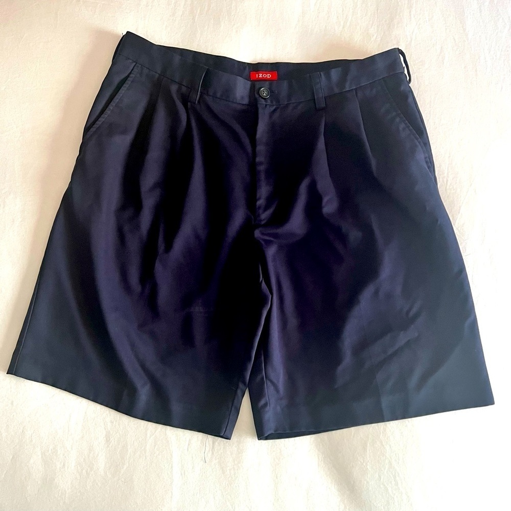 Men’s IZOD navy blue shorts